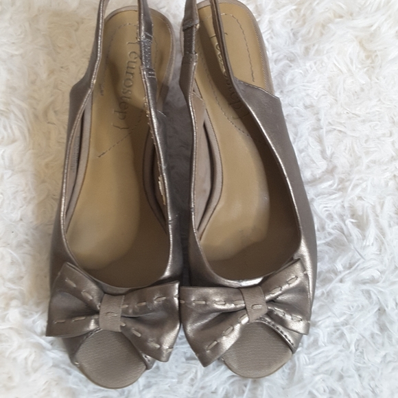 3/$30 Eurostep Paisley metallic gold slingback peep toe heel size 5.5M - Picture 5 of 11